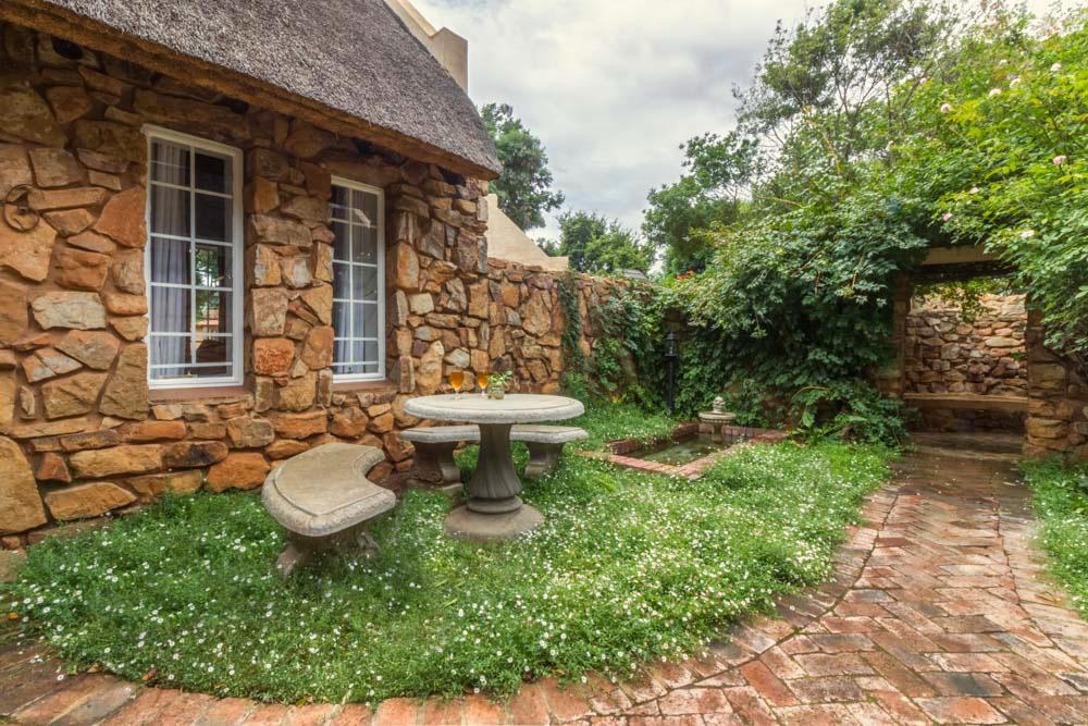Pierneef'S Kraal Hotel Pretoria Exterior photo